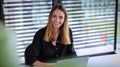 Julia, Sales Managerin